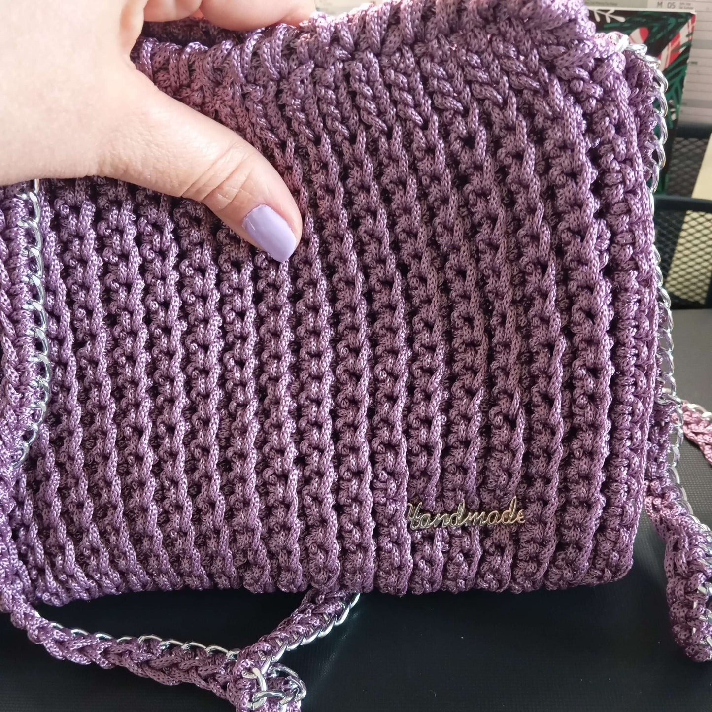 Détail des mailles crochetées du sac artisanal parme - FeniCrochet.