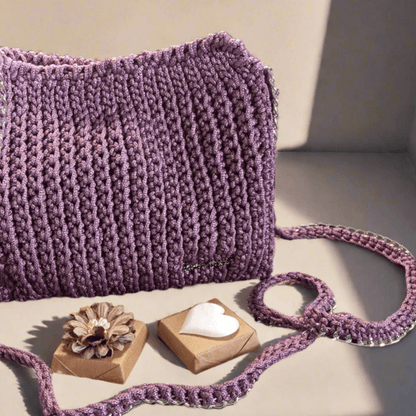 Détail des mailles crochetées du sac artisanal parme - FeniCrochet.