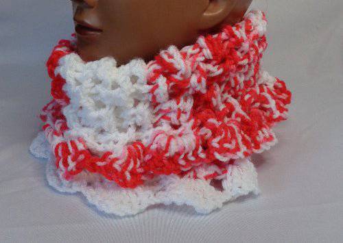 Chaleur et Style FeniCrochet : Tour de Cou Blanc , rose et Rouge en Crochet - FeniCrochet