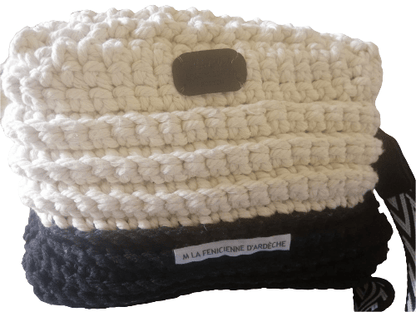 Sac à Main FeniCrochet en Noir et Beige – Élégance Artisanale avec Fermoir Doré - FeniCrochet