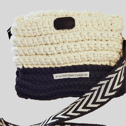 Sac à Main FeniCrochet en Noir et Beige – Élégance Artisanale avec Fermoir Doré - FeniCrochet